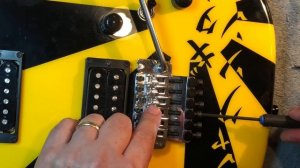 Floyd Rose - EASY Swapping the Correct Sustain Block!!