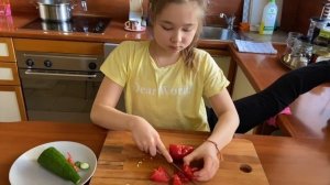 24 ЧАСА НА ШПАГАТЕ / ВСЕ ДЕЛАЮ НА ШПАГАТЕ