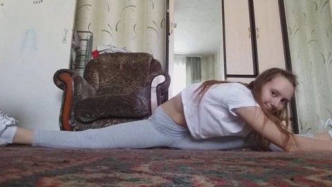 Как сесть на продольный шпагат