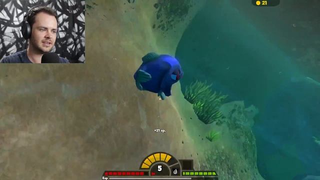 Huge Piranha Terrorises Local Fish | Feed & Grow: Fish #1 смотреть онлайн