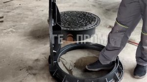 Правильное закрытие крышки люка на шарнире