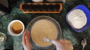 БЛИНЫ С НАЧИНКОЙ ИЗ ТВОРОГА В СМЕТАННОЙ ЗАЛИВКЕ