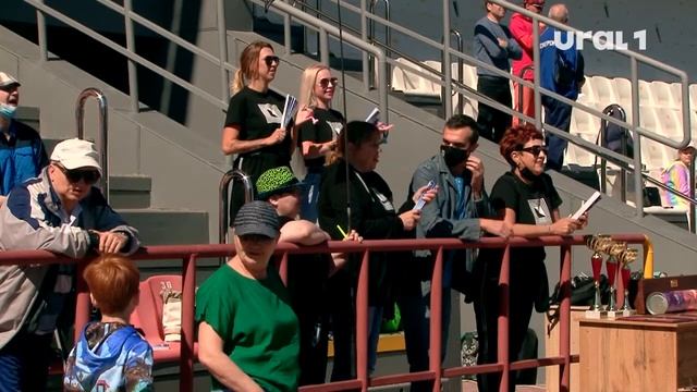 В Челябинске театральный сезон закрыли на футбольном поле. смотреть онлайн