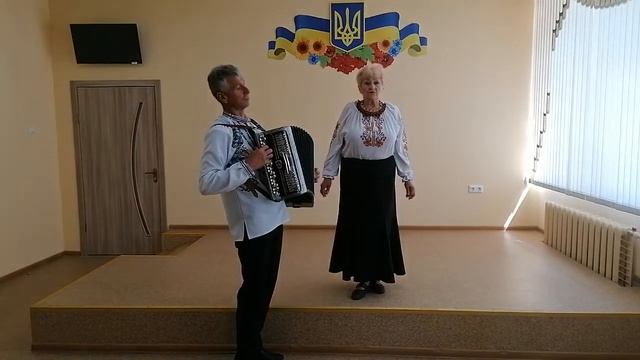 Людмила Апальонова з піснею "П'є журавка воду" смотреть онлайн