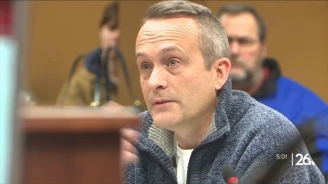 Local elected officials voice concerns over recording devices at Green Bay's City Hall смотреть онлайн