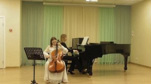 Плутахина Варвара работа по композиции:   "Прелюдия"