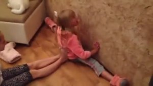 Как научиться садиться на шпагат