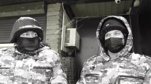 Приставы во время своего самоуправства после разговора с ними не пустили обратно в дом.