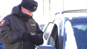 Госавтоинспекторы проводят профилактические рейды в Магадане