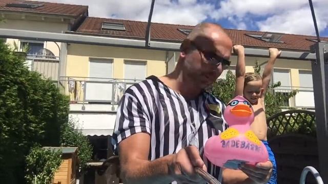 Pooltest In Hoppegarten - Hönow bei Ner Big Family Mit Badebärbel- Shirishirt und Cass dazu смотреть онлайн