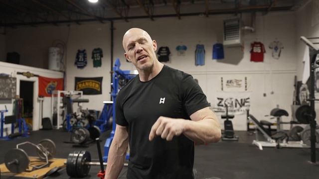 TRAIN LIKE A NAVY SEAL - One of the best workouts by Bobby Maximus (NO EQUIPMENT) смотреть онлайн