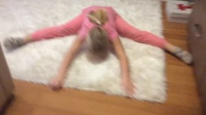 Как сесть на шпагат😜😱👍🏻