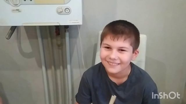 закончили успешно четверть, Кирилл 6 класс хорошист, Тима 3 класс отличник