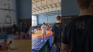 Соревнования по греко-римской борьбе.