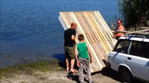 Плот из подручных средств