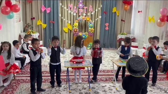 Утренник к 8 Марта
В средней группе «Б»
Воспитатели:
Гайдарова Н.К.
Бахмудова З.А. смотреть онлайн