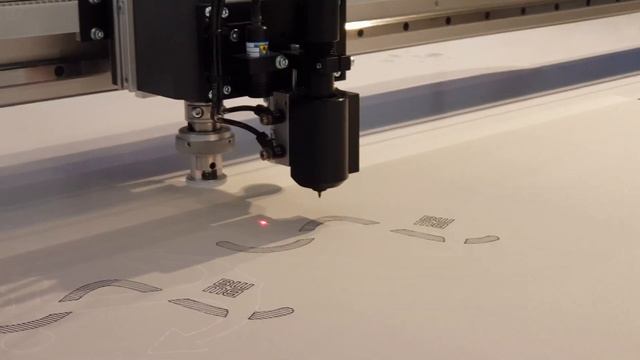 Blackman & White - Orion cutting and marking Sailcloth смотреть онлайн