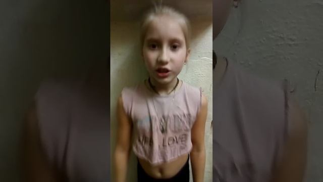 Садимся на левый шпагат!!!(Сорри что за кадром чужие голоса))))!люблю вас))) смотреть онлайн