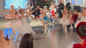 "Снежный вальс". Елка.  ДШИ им. Я.Флиера,  Дрезненская ДШИ, 1 класс, педагог Минаева М.В.