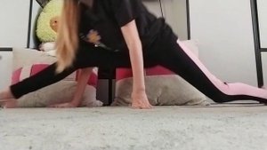 как сесть на левый шпагат