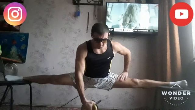 Шпагат на двух стульях + подъём гири 24кг 1раз смотреть онлайн