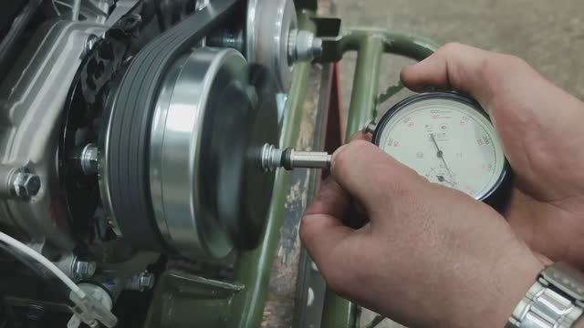 Установка и сборка вариатора Tav2-30 на мотовездеходе СР Лайт про. Измерение оборотов! смотреть онлайн