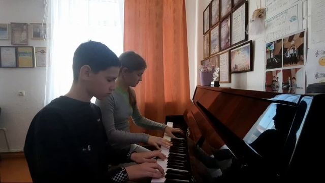 "Помидор", муз. из мультфильма "Чиполлино", К.Хачатурян смотреть онлайн