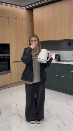 Зашёл за кухней, а вернулся — с полным комплектом техники 😅