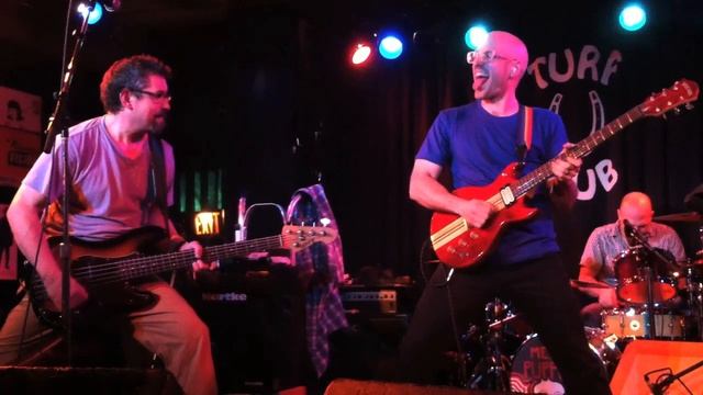 The Gang Font @ Turf Club 11 12 11 смотреть онлайн