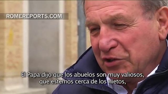 Club de fans de la Ferrari hace al Papa socio de honor смотреть онлайн
