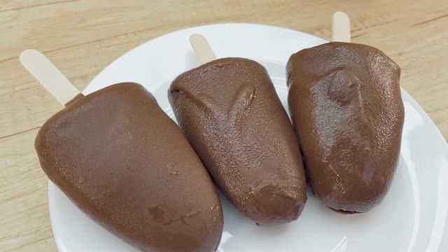 Рецепт домашнего мороженого, простой и вкусный десерт.