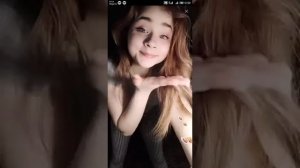 Красивая девушка танцует 20 мая 2020 г.