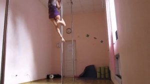 41 Елена Карасик Pole Dance Хват под локтем на динамичном пилоне