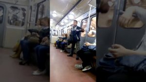 Шпагат в метро СПБ