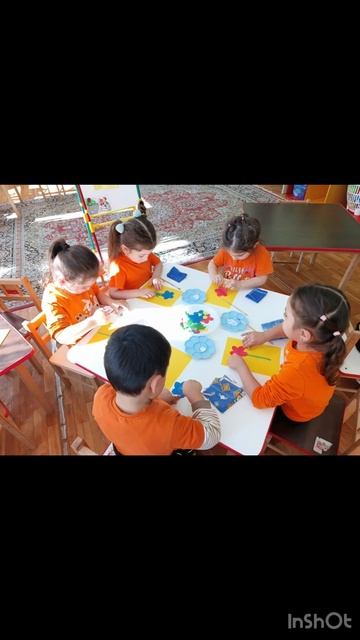 Аппликация 
«Цветы  в подарок маме»
Вторая мл гр.
Воспитатель:
Абдуллаева Б. Я. смотреть онлайн