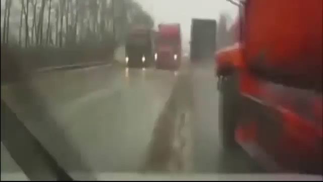 Между двух фур смотреть онлайн