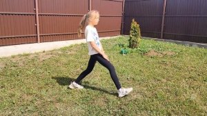 Как сесть на шпагат за 1 мин💞