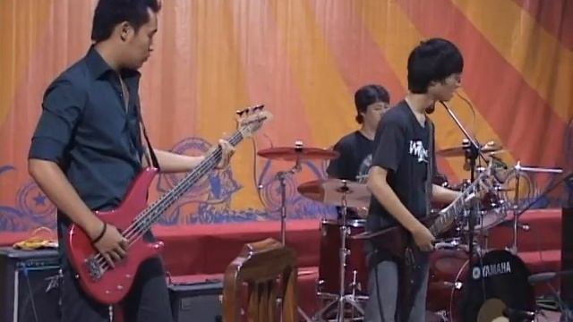 Crazy Train - Ozzy Osbourne (Cover by Luminance) смотреть онлайн