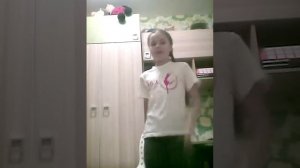 Как стоять на одной ноге с вытинутой ногой