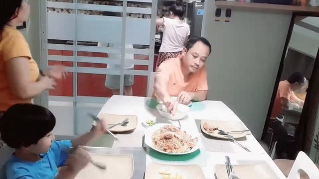 Why Filipinos are Family Oriented-Watch my Video Down Below -Family Dinner..