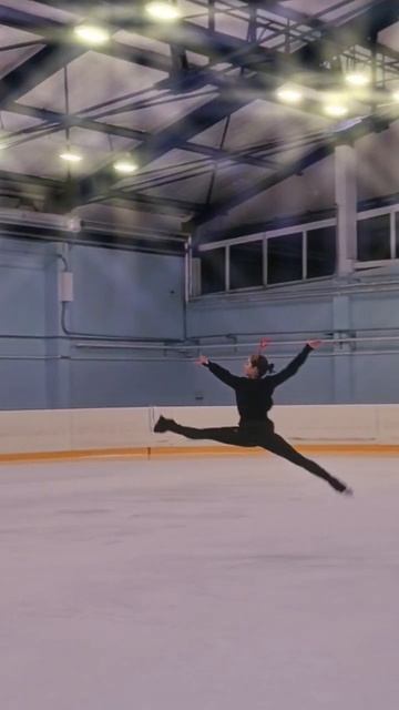 сидишь на шпагате?  figureskating фигурноекатание гимнастика трусова валиева