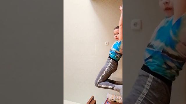 Как садится на шпагат смотреть онлайн