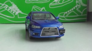 Миниатюра машинок.Смотрим и играем