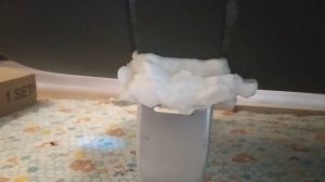 Ноги на железную ванну.