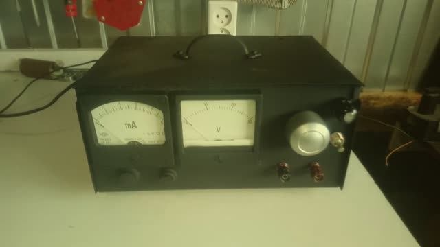 ЗУ -  2м Тиристорное зарядное устройство 10А