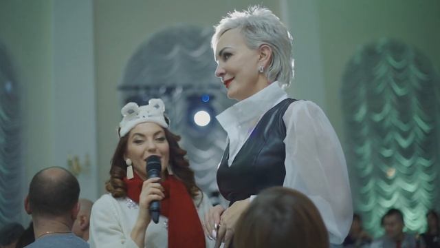 Дуэт ведущих на корпоратив - дуэт Водопьянова Катя и Роман