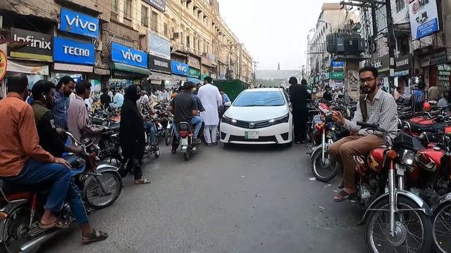 Street Life In Lahore Pakistan - Street Walk in PAKISTAN - Walking Tour - 4k walk in lahore pakista смотреть онлайн