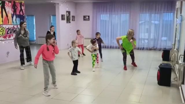 Zumba с Татьяной Гордеевой Первоуральск смотреть онлайн