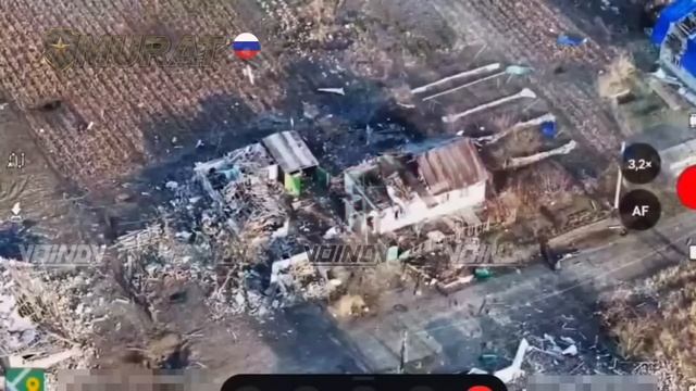 Внезапный удар российского беспилотника уничтожил огромный украинский военный конвой в лесу