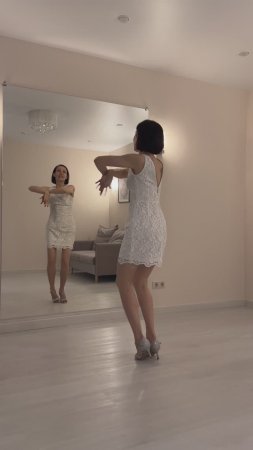 Вариация рук в бачате для танцев дома. Кайфуйте! #бачата #танцыонлайн #танцыдома #красота #танцы